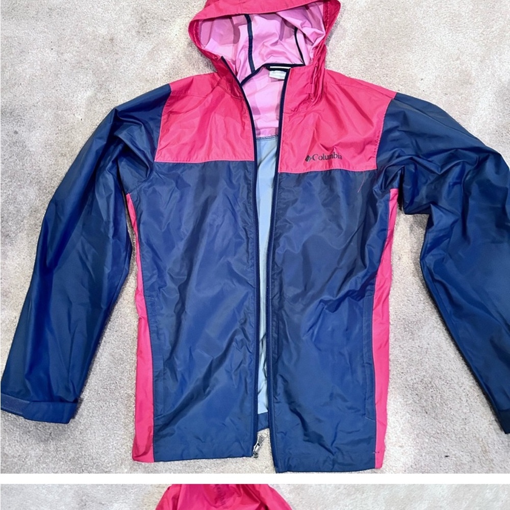 Columbia Red and Blue Raincoat with Water-Resistant Design